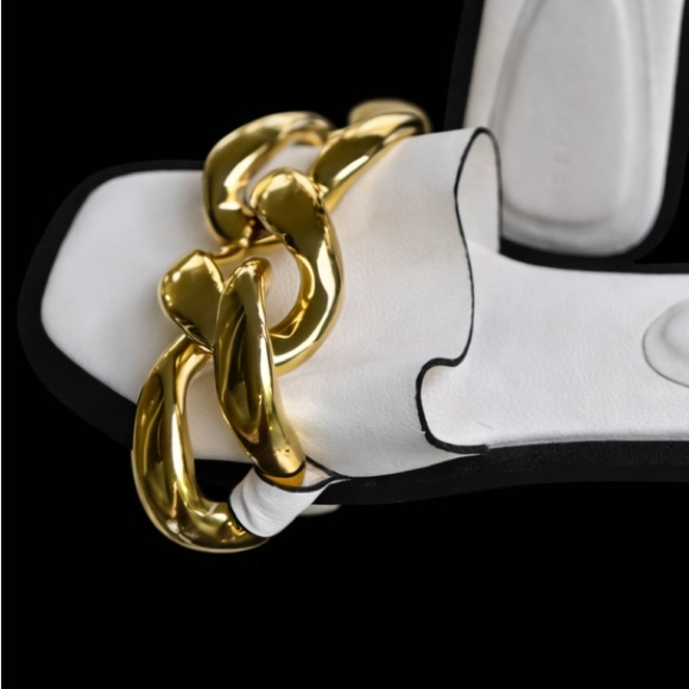 ❤️Azalea Wang White and Gold Sandals with Decorative gold Bow - Picture 3 of 4